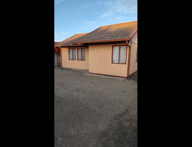 2 BEDROOM HOUSE FOR SALE IN BOITEKONG EXT 1